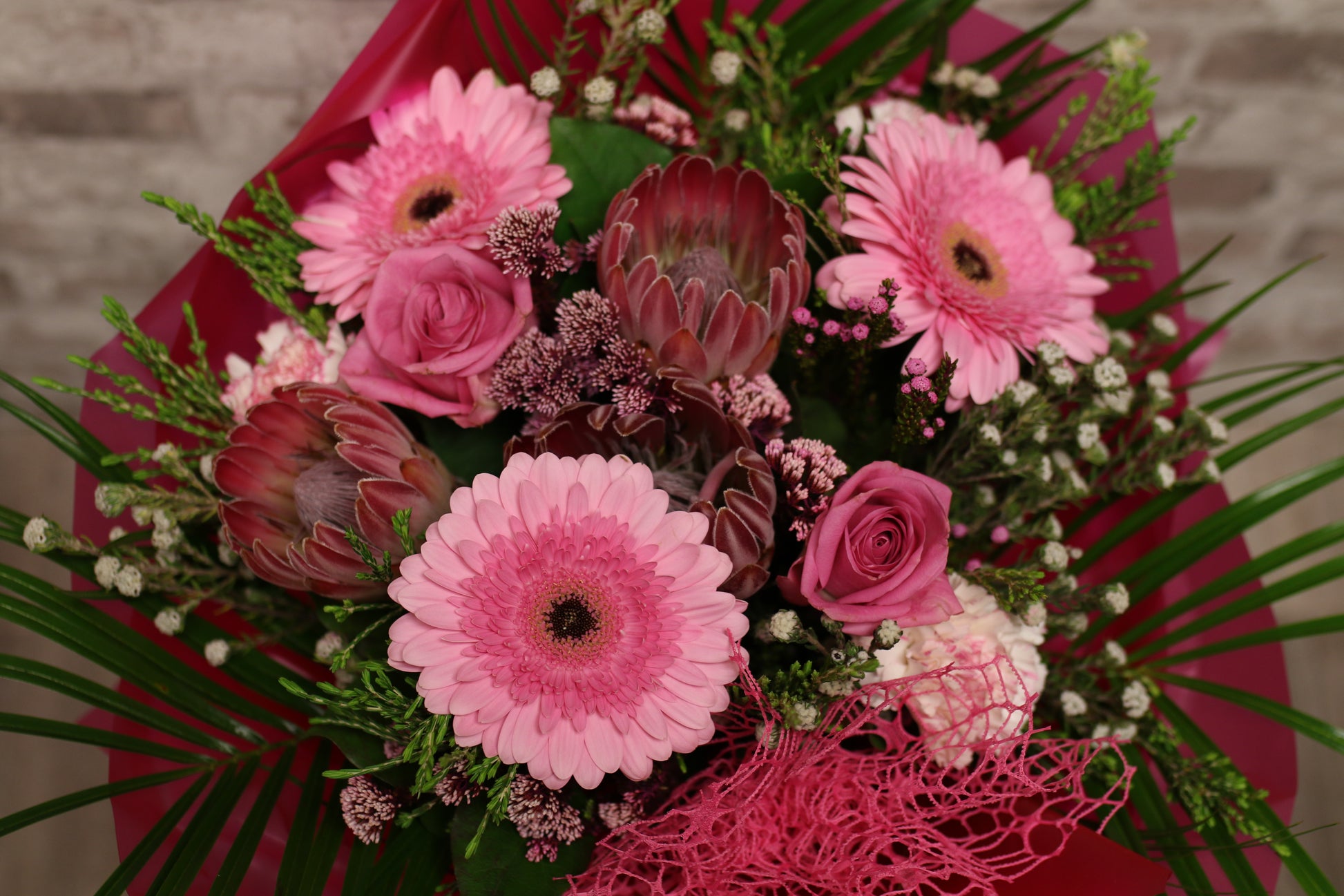 Pink Luxe – Hand-Tied Bouquet in Bold Wrap