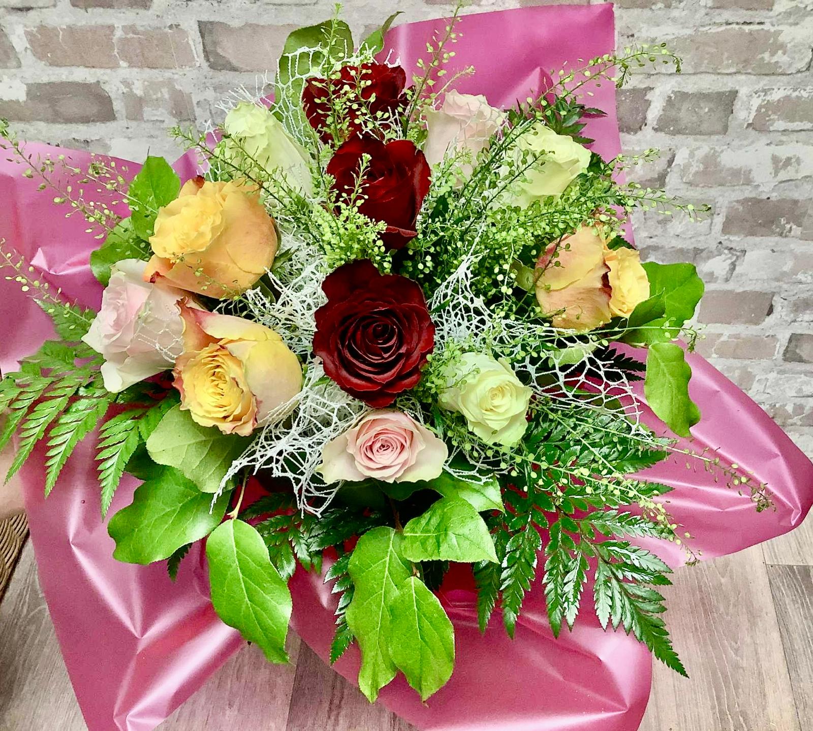 12 Small Rainbow Roses