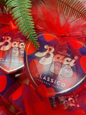 HELLO KITTY 30cm , RED BOW GIFT SET IN BASKET