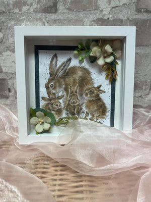 FLORAL FRIEND FRAME 20cmx 20cm