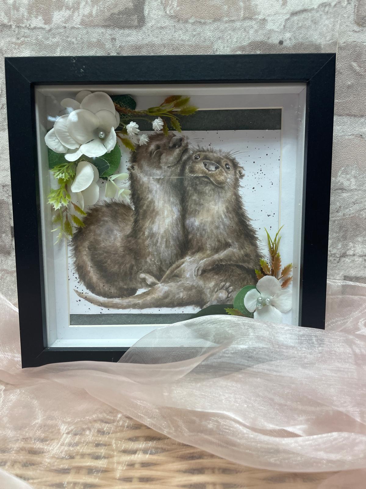 FLORAL FRIEND FRAME 20cmx 20cm
