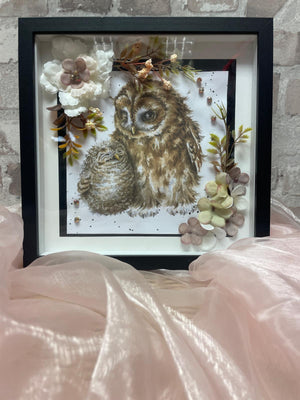 FLORAL FRIEND FRAME 27cmx 27cm