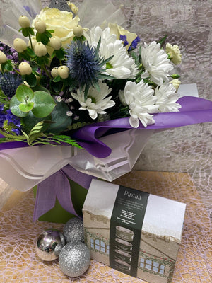 Small handtied bouquet with tin candles