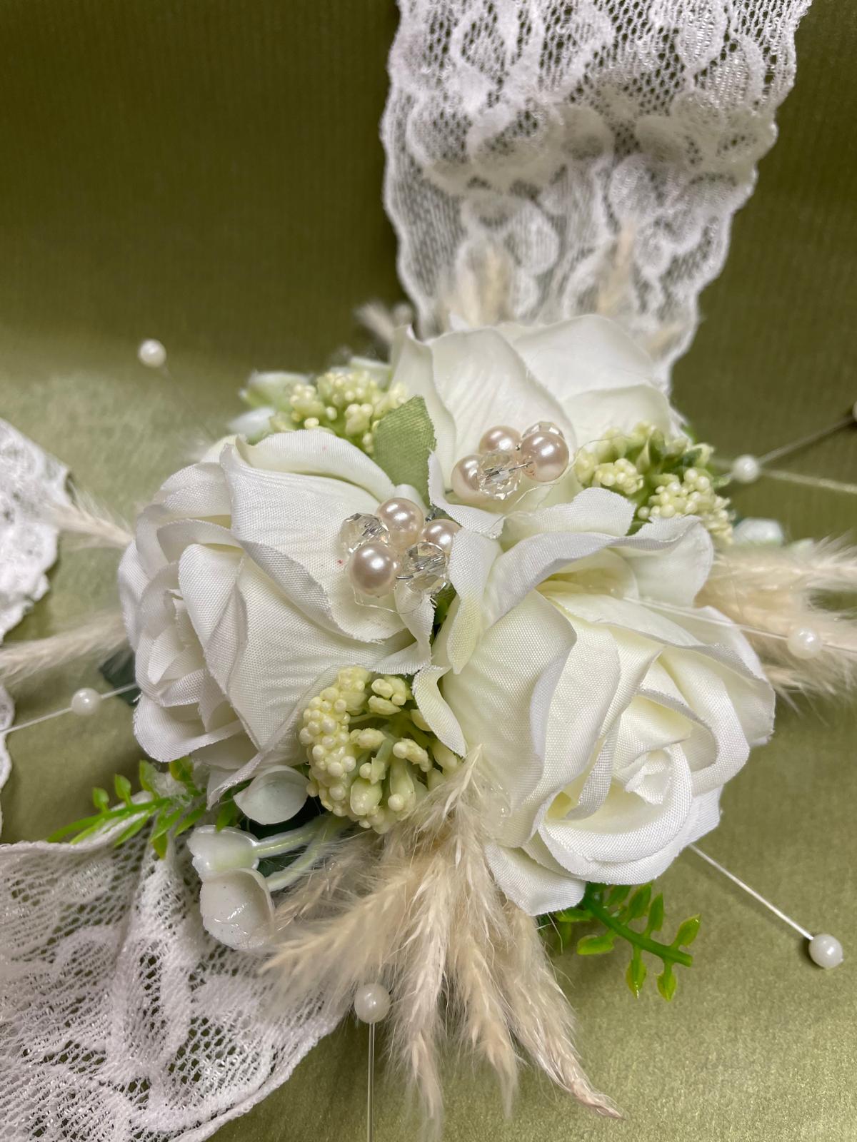 Great Victoria Blossoms arrangement 18